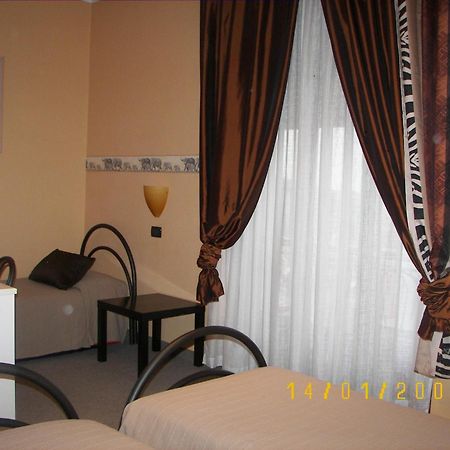 Albergo Sangrilà Lanzo Torinese Bagian luar foto