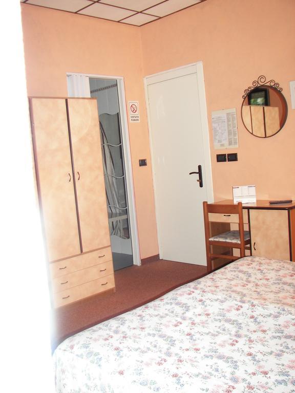 Albergo Sangrilà Lanzo Torinese Ruang foto