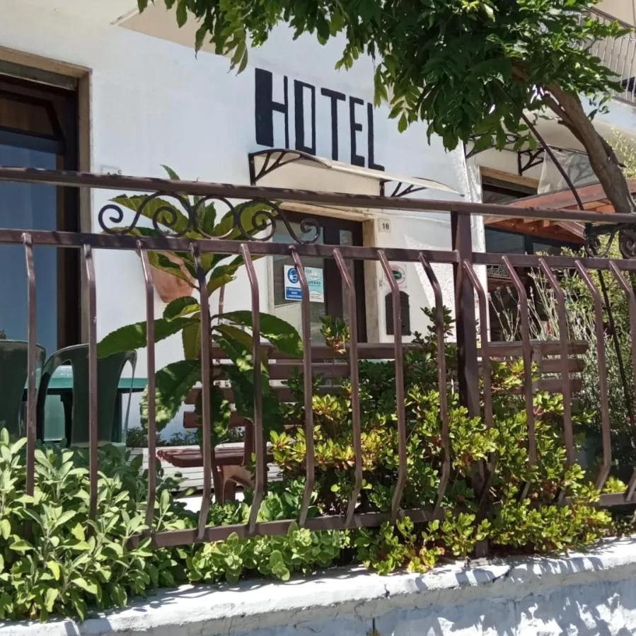 Albergo Sangrilà Lanzo Torinese Bagian luar foto