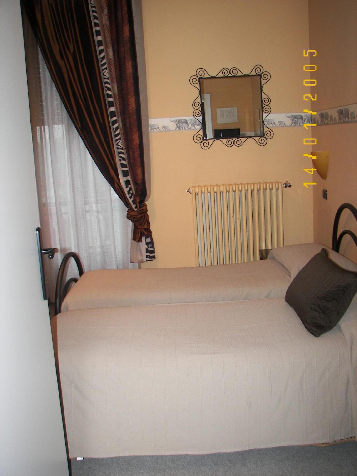 Albergo Sangrilà Lanzo Torinese Bagian luar foto