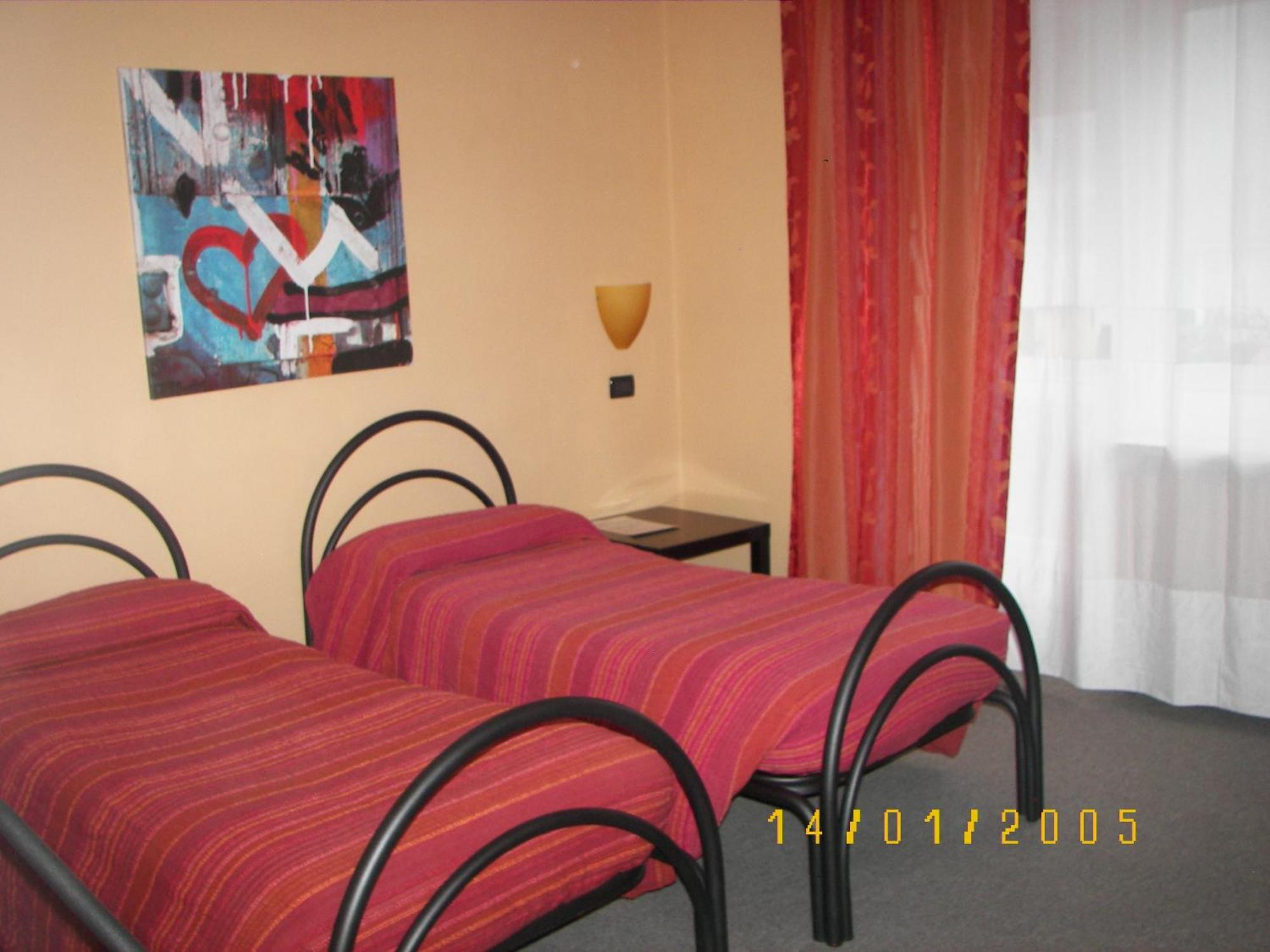 Albergo Sangrilà Lanzo Torinese Bagian luar foto