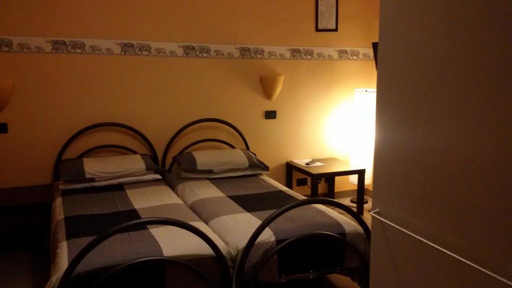 Albergo Sangrilà Lanzo Torinese Bagian luar foto