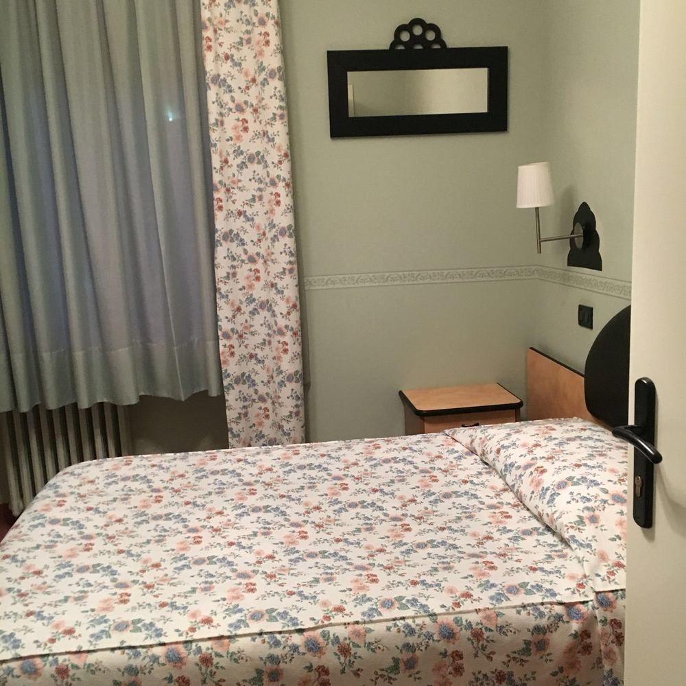Albergo Sangrilà Lanzo Torinese Bagian luar foto
